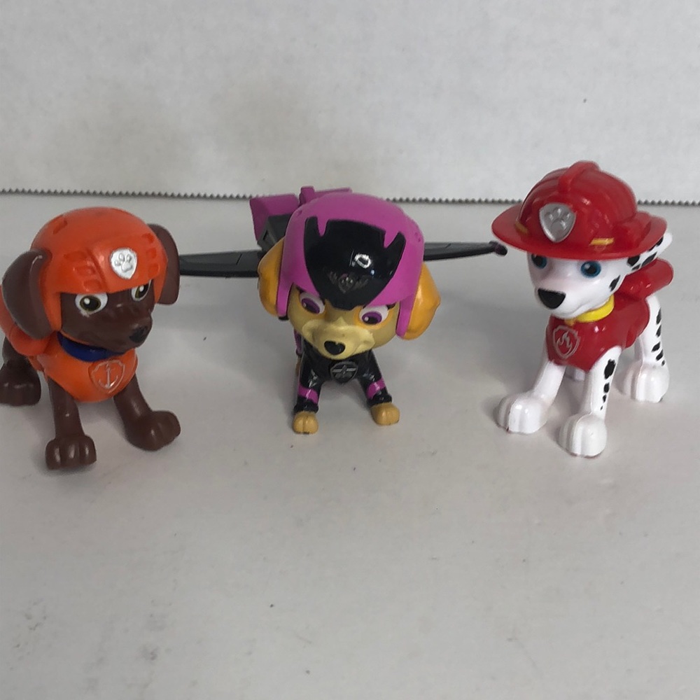 Paw Patrol Lot Zuma Marshall and Skye 2 1/4” Posable Action Figures Spin Master